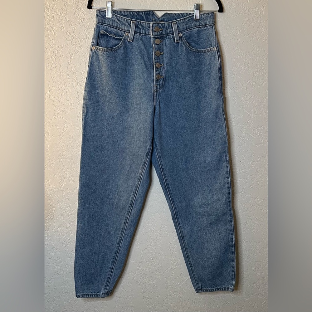 Levi High waisted mom jeans